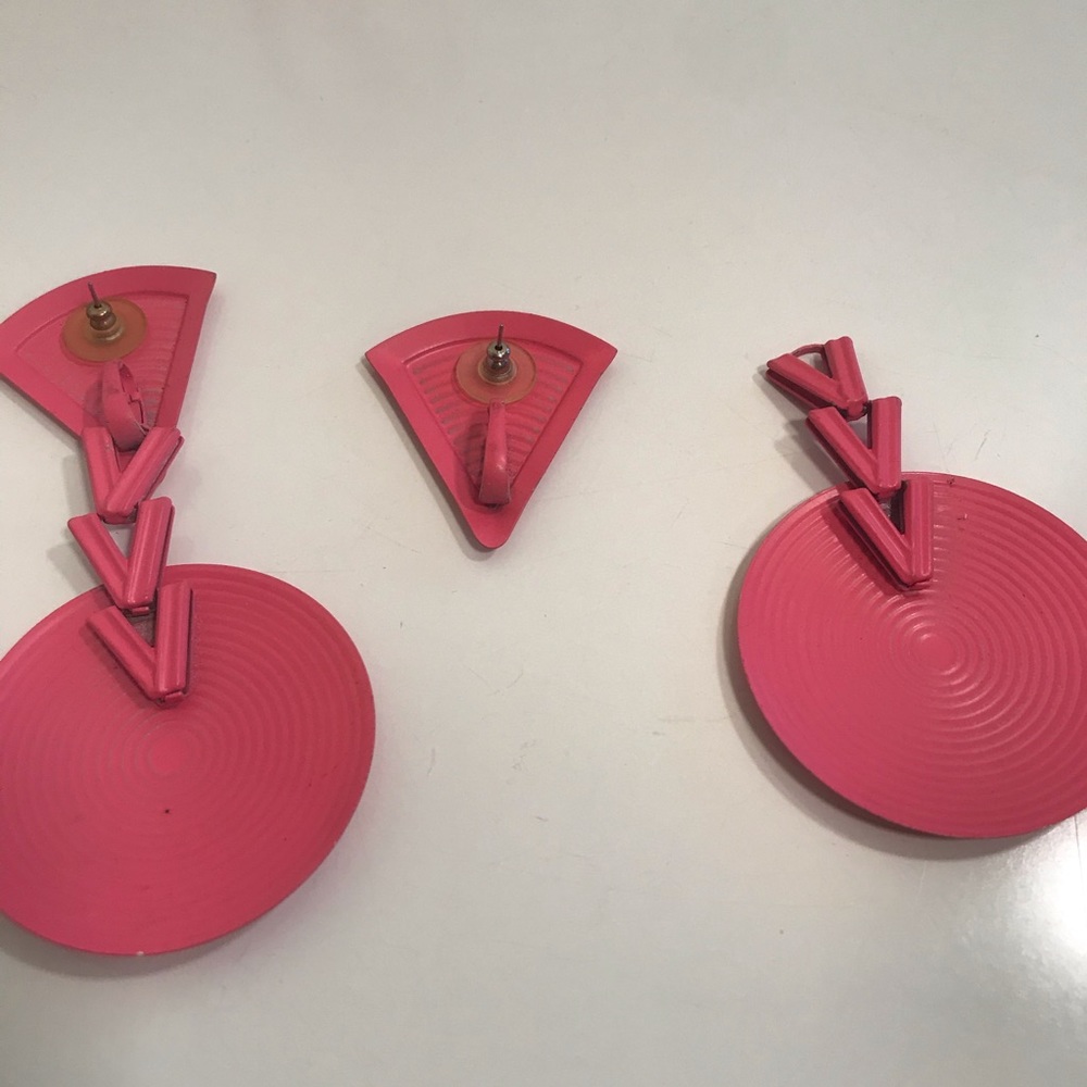 Vintage Earrings, 1960s - 1980s, Hot Pink Metal - Picture 6 of 9